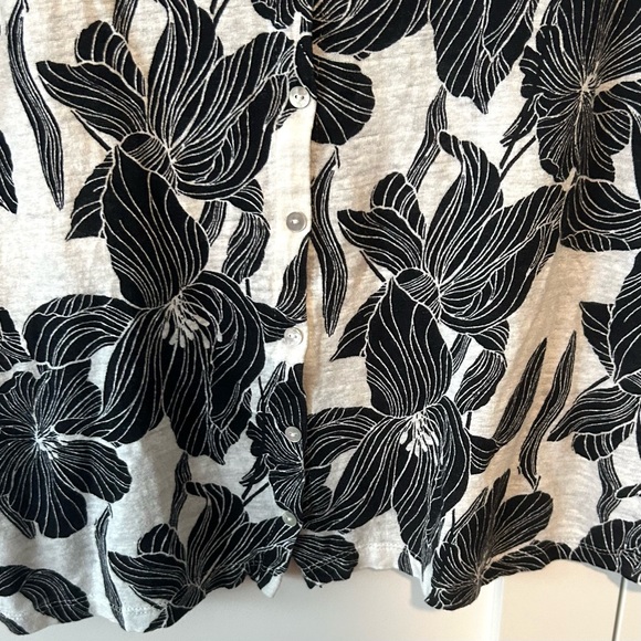 Tahari Women's Black and White Floral 100% Linen Tee in Size‎ L - Picture 7 of 9